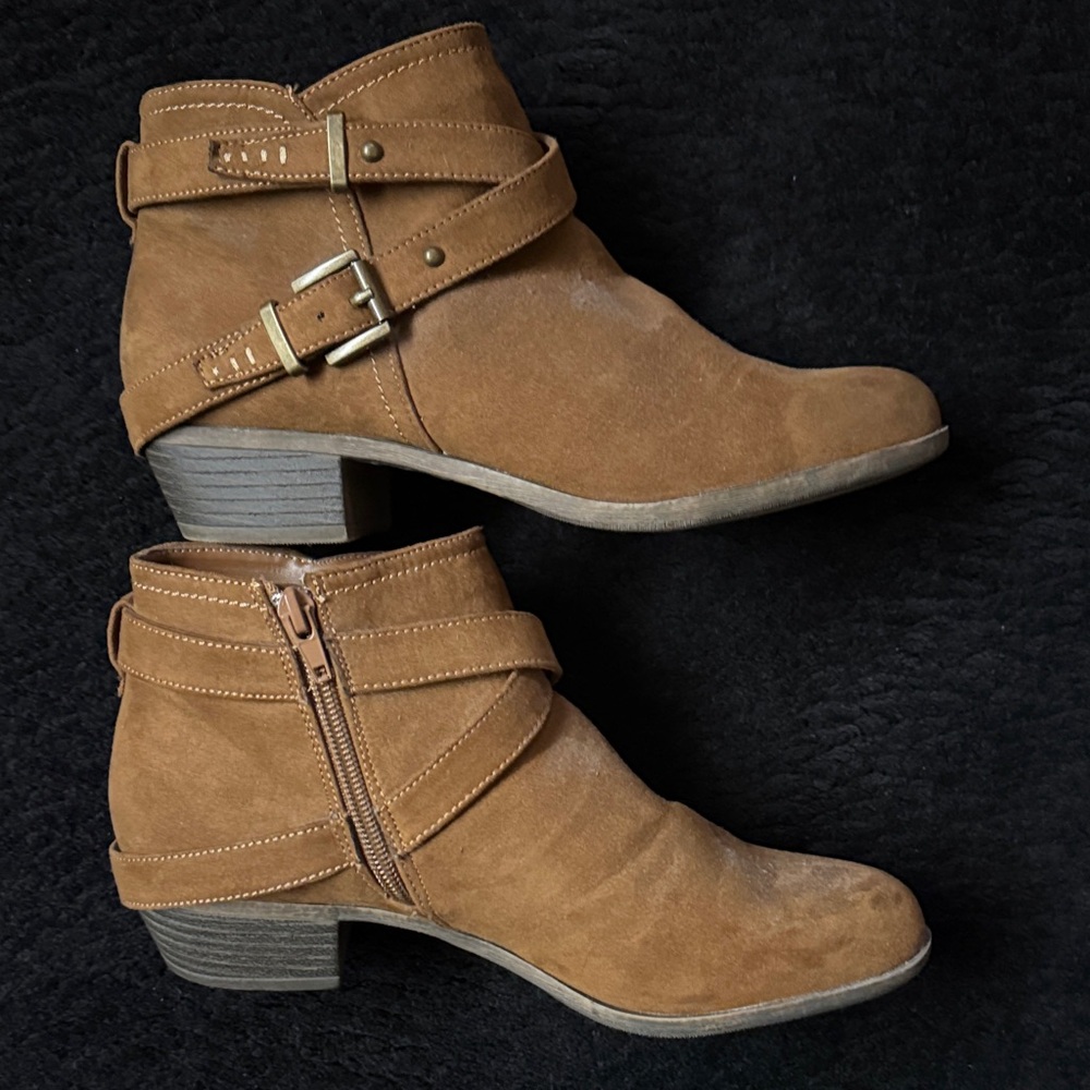 Chic Tan Ankle Booties with Buckle Detail